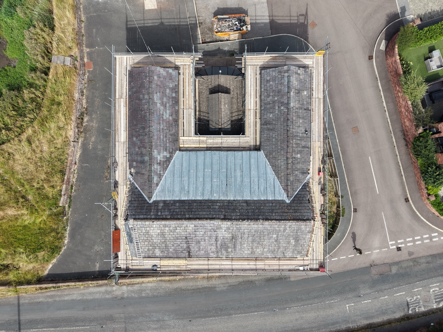 Overhead view showing the roof layout and scaffold access around Kingsley Mill’s inner courtyard