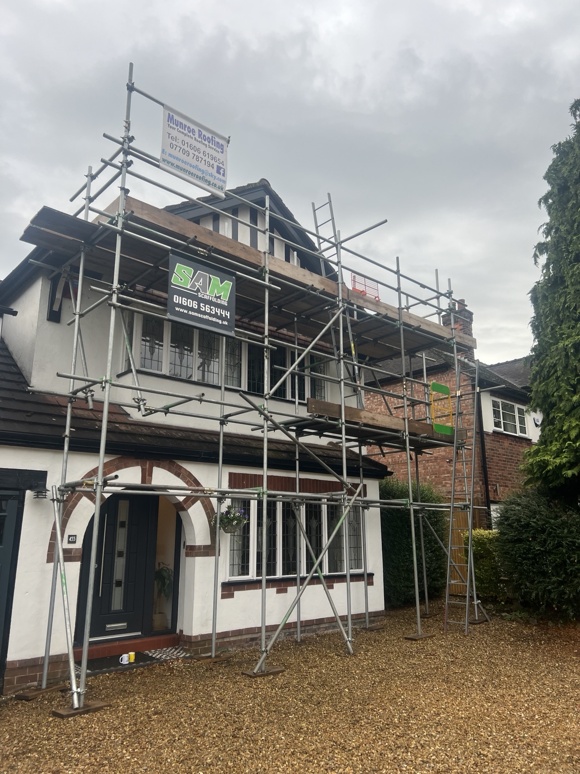 Hartford: scaffolding for fascias and painting