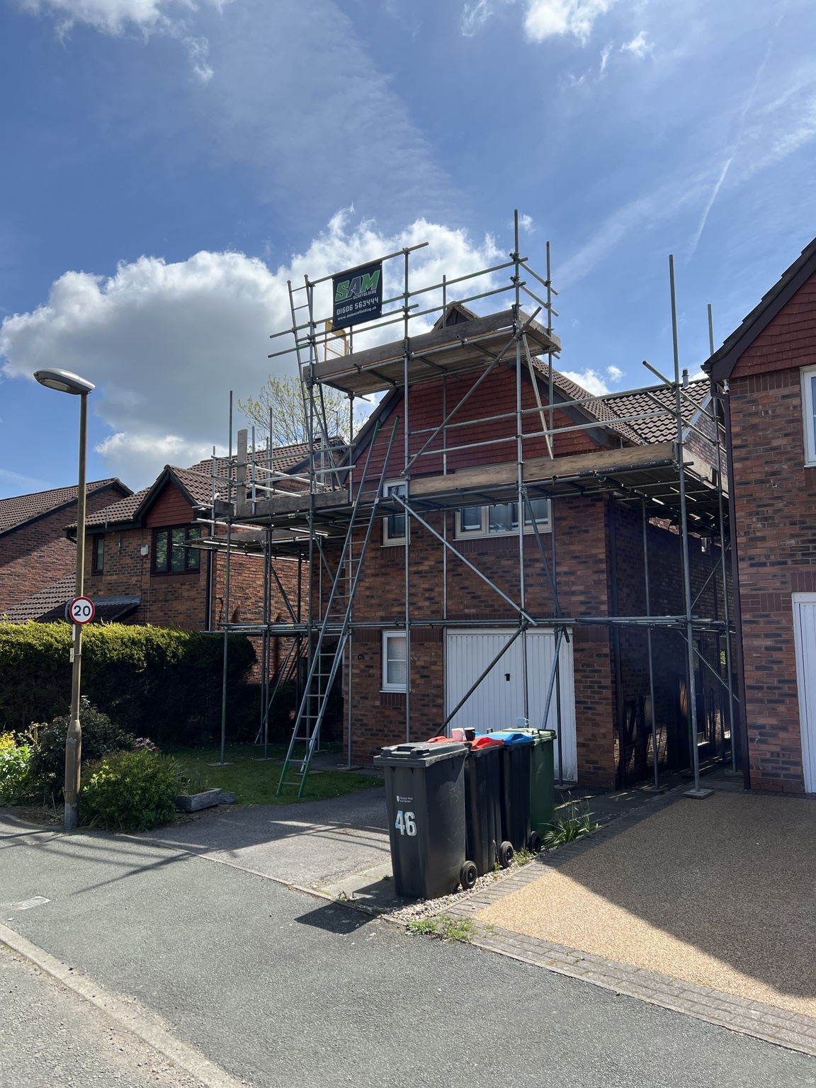 Hartford: scaffolding for fascias