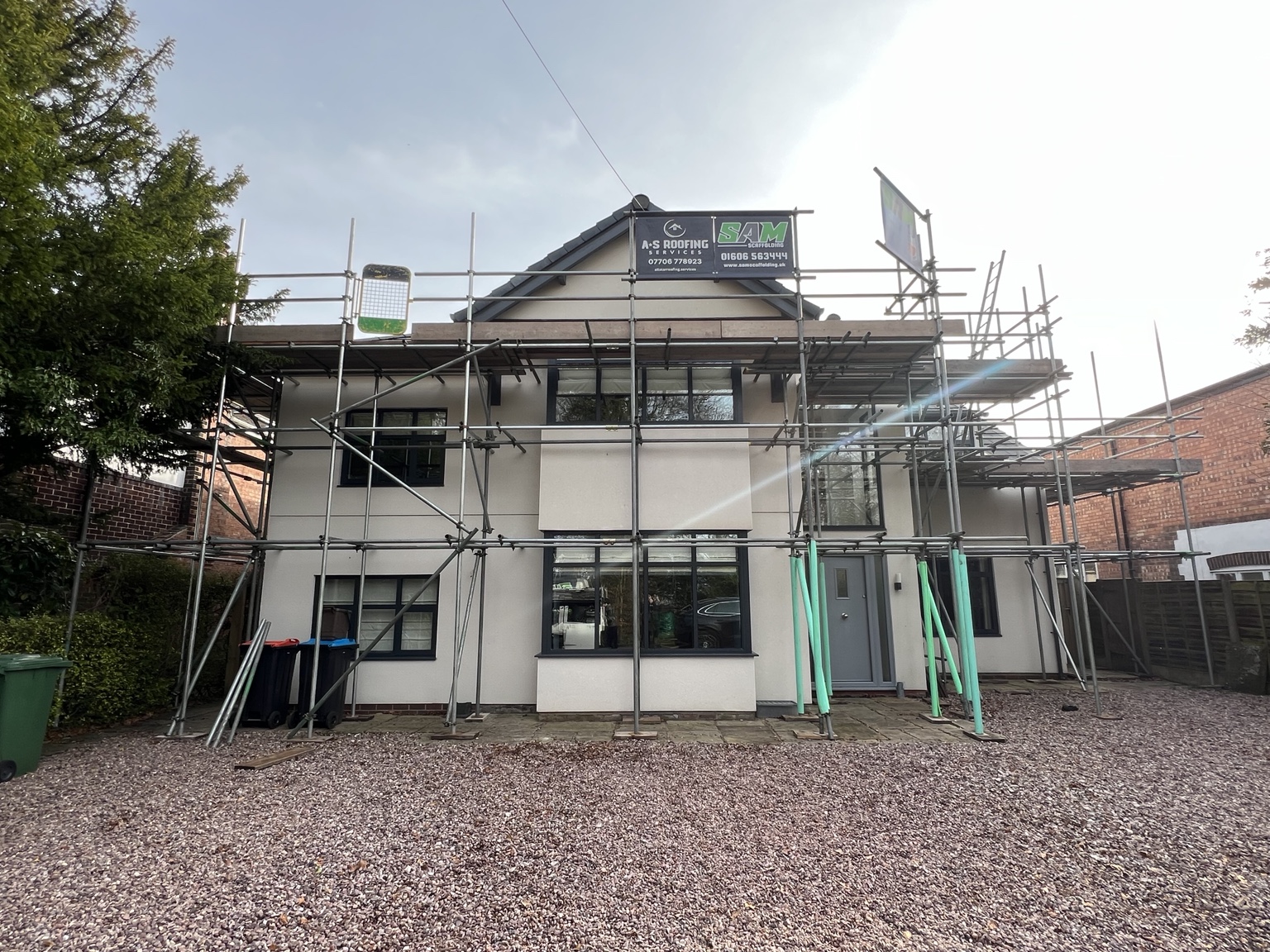 Hartford: scaffolding for ridge and valley replacement