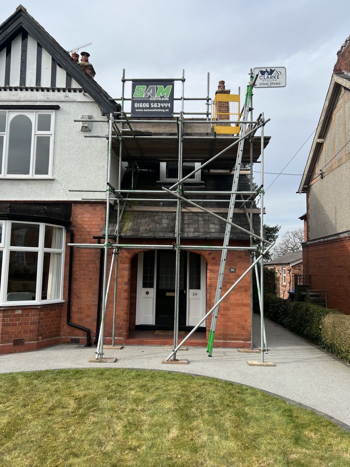 Northwich: scaffolding for valley repairs